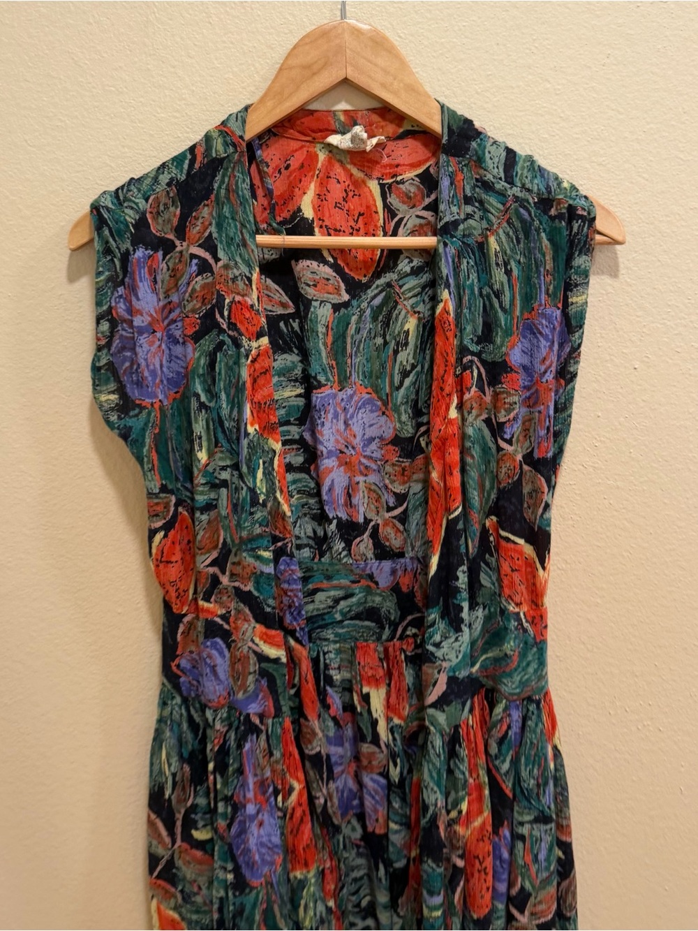 Vintage Together! Floral Wrap Midi Dress in Green, Red, Purple Fruit Small - Picture 11 of 12
